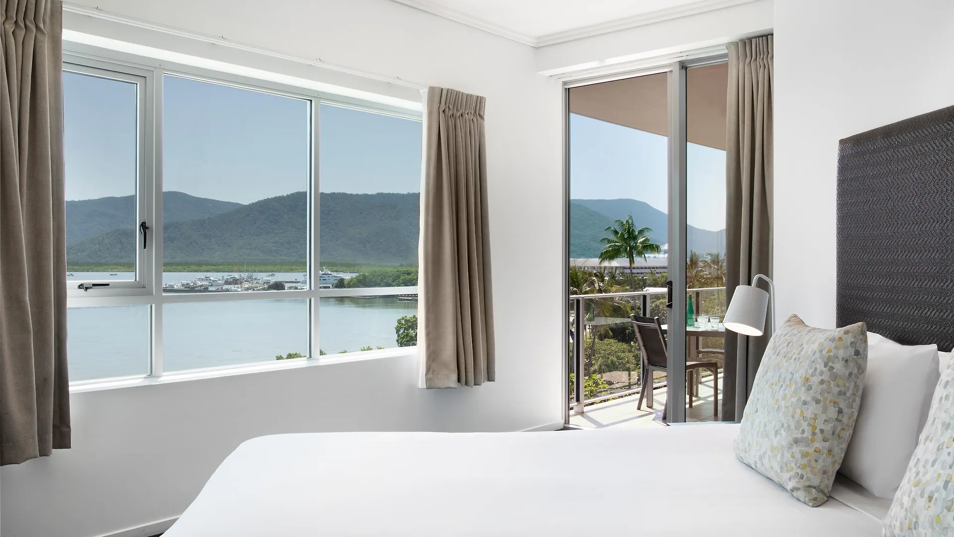 ****  Mantra Trilogy Hotel Cairns Australia