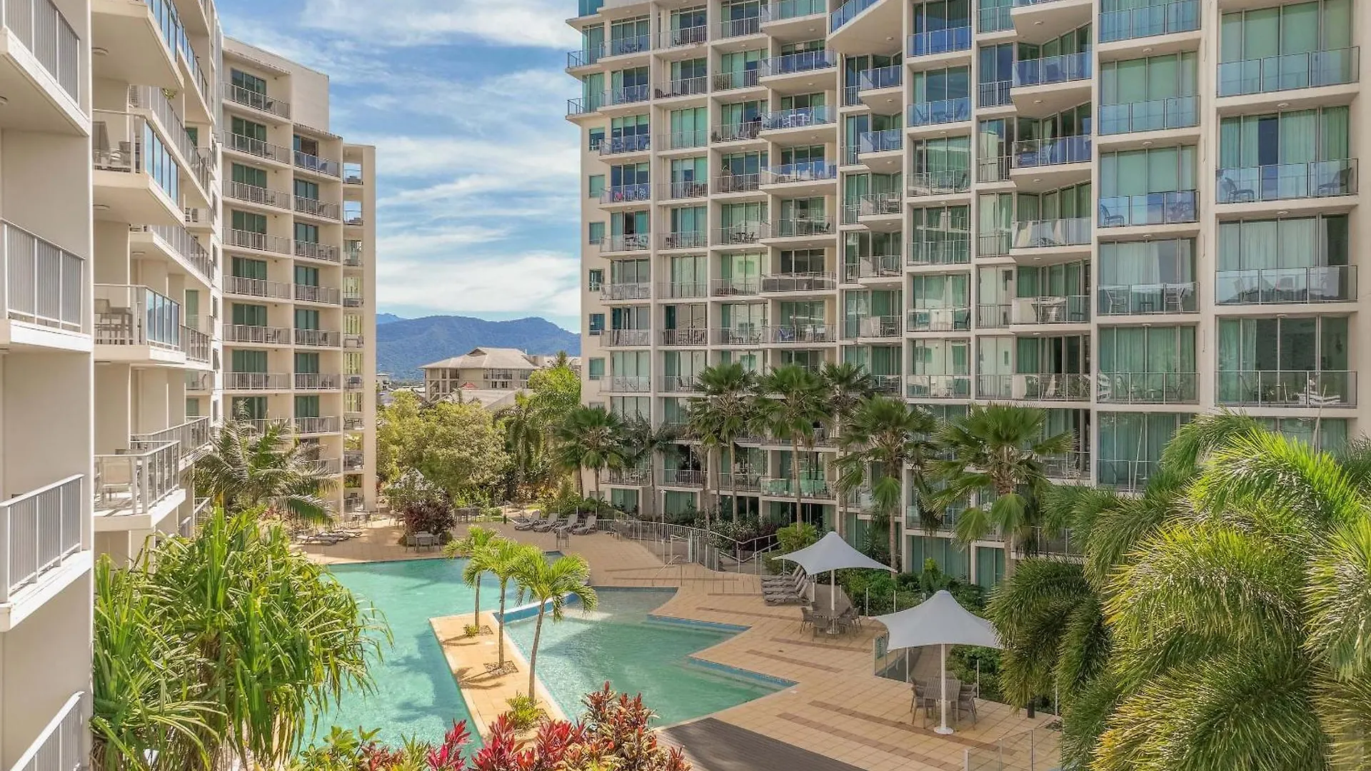 Mantra Trilogy Hotel Cairns 4*,  Australia