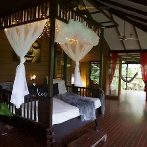 Treetops Retreat Cairns